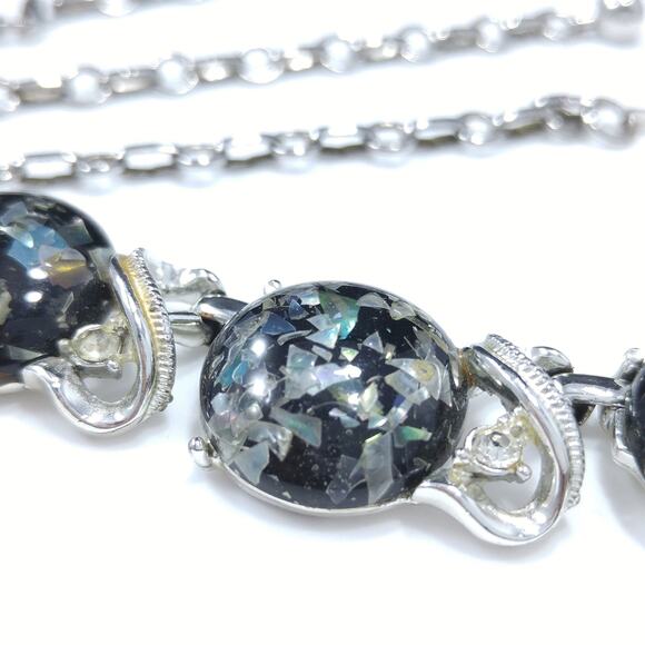 Coro Lucite Confetti Necklace, Gray Lucite & Silver Tone, 1950s Vintage Jewelry - Picture 2 of 10